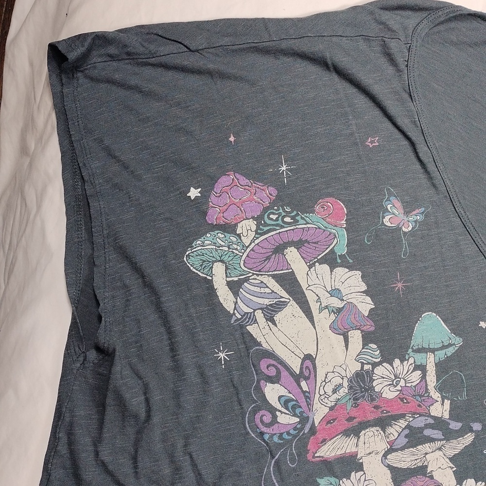 Torrid v-neck sleeveless top size 4 X - Picture 5 of 10